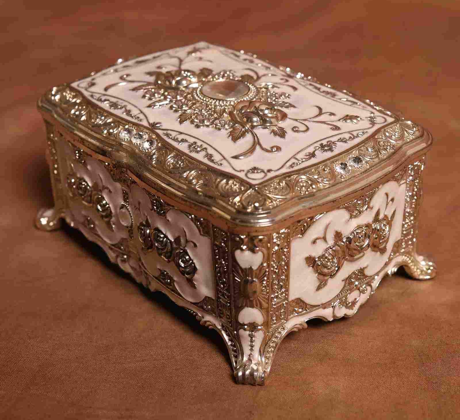 vintage Victoria jewelry box.jpg